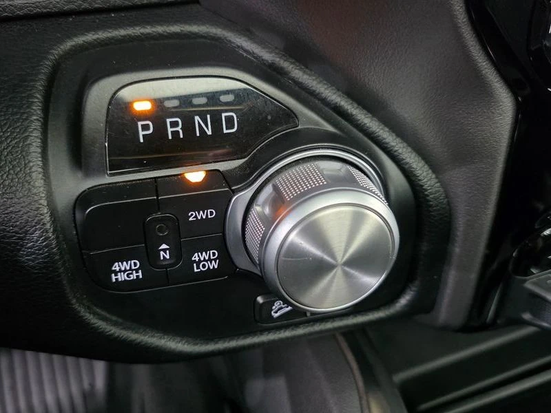 Dodge Ram 5.7 5.7 Automatic, снимка 9 - Автомобили и джипове - 55813699