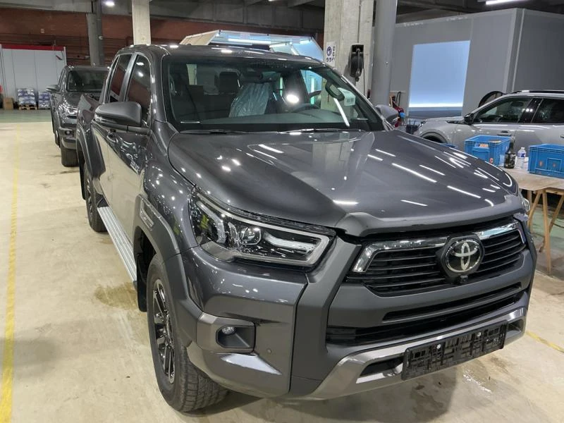 Toyota Hilux 2.8 AT AWD MHEV DC Invincible , снимка 2 - Автомобили и джипове - 56204932