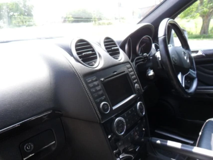 Mercedes-Benz ML 300  - изображение 6