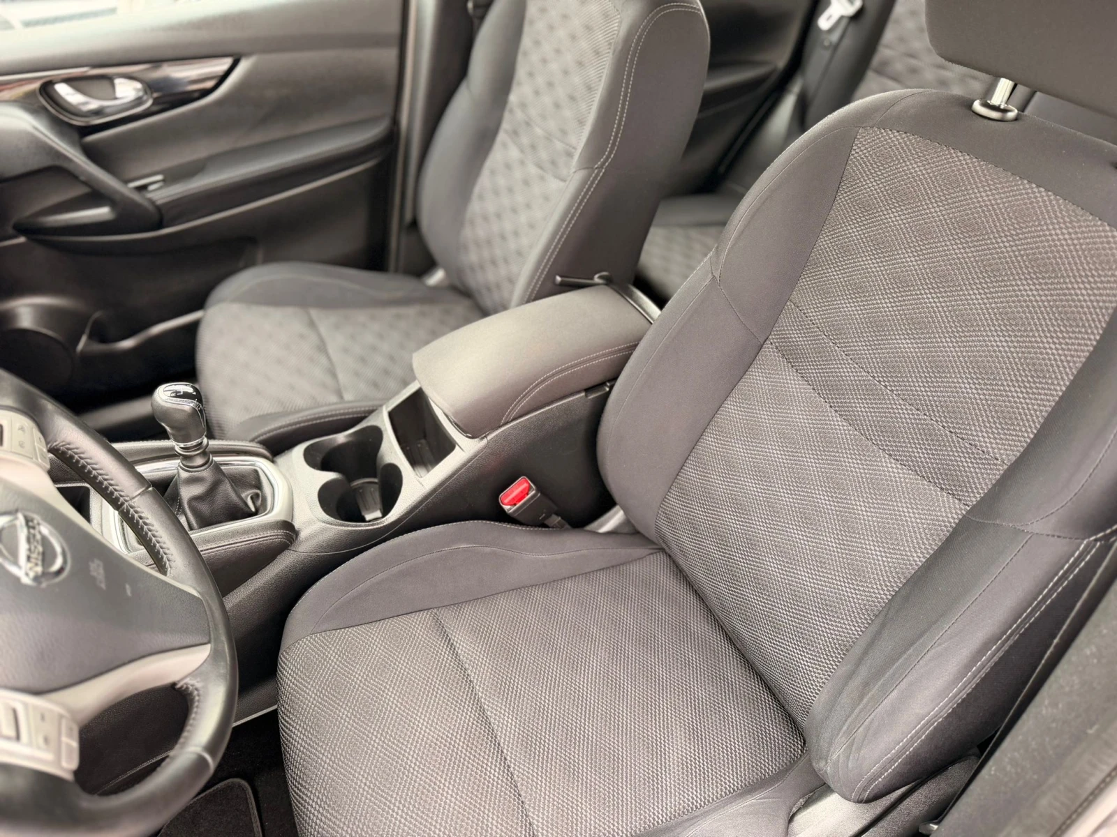 Nissan Qashqai 1.6DCI  4x4  131k c, снимка 9 - Автомобили и джипове - 53952589