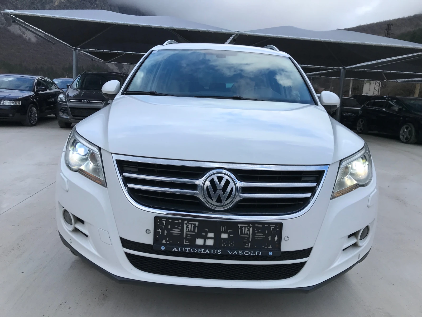 VW Tiguan 2, 0tdi.140k., снимка 8 - Автомобили и джипове - 54007238
