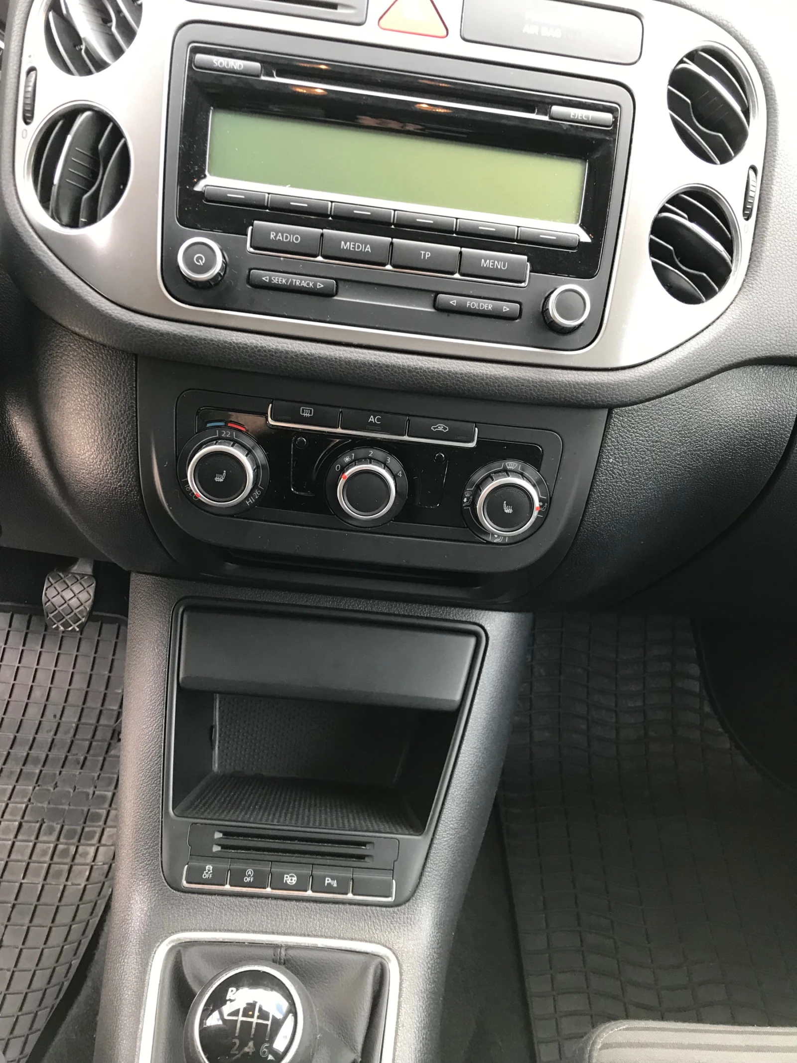 VW Tiguan 2, 0tdi.140k., снимка 10 - Автомобили и джипове - 54007238