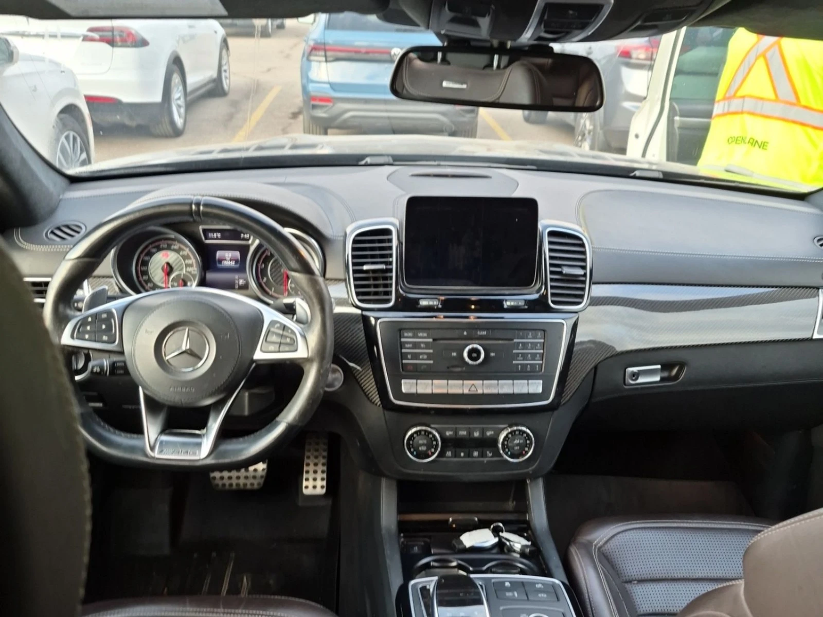 Mercedes-Benz GLS 63 AMG AWD* АвтоКредит* (ЦЕНА ДО БГ), снимка 12 - Автомобили и джипове - 54429073