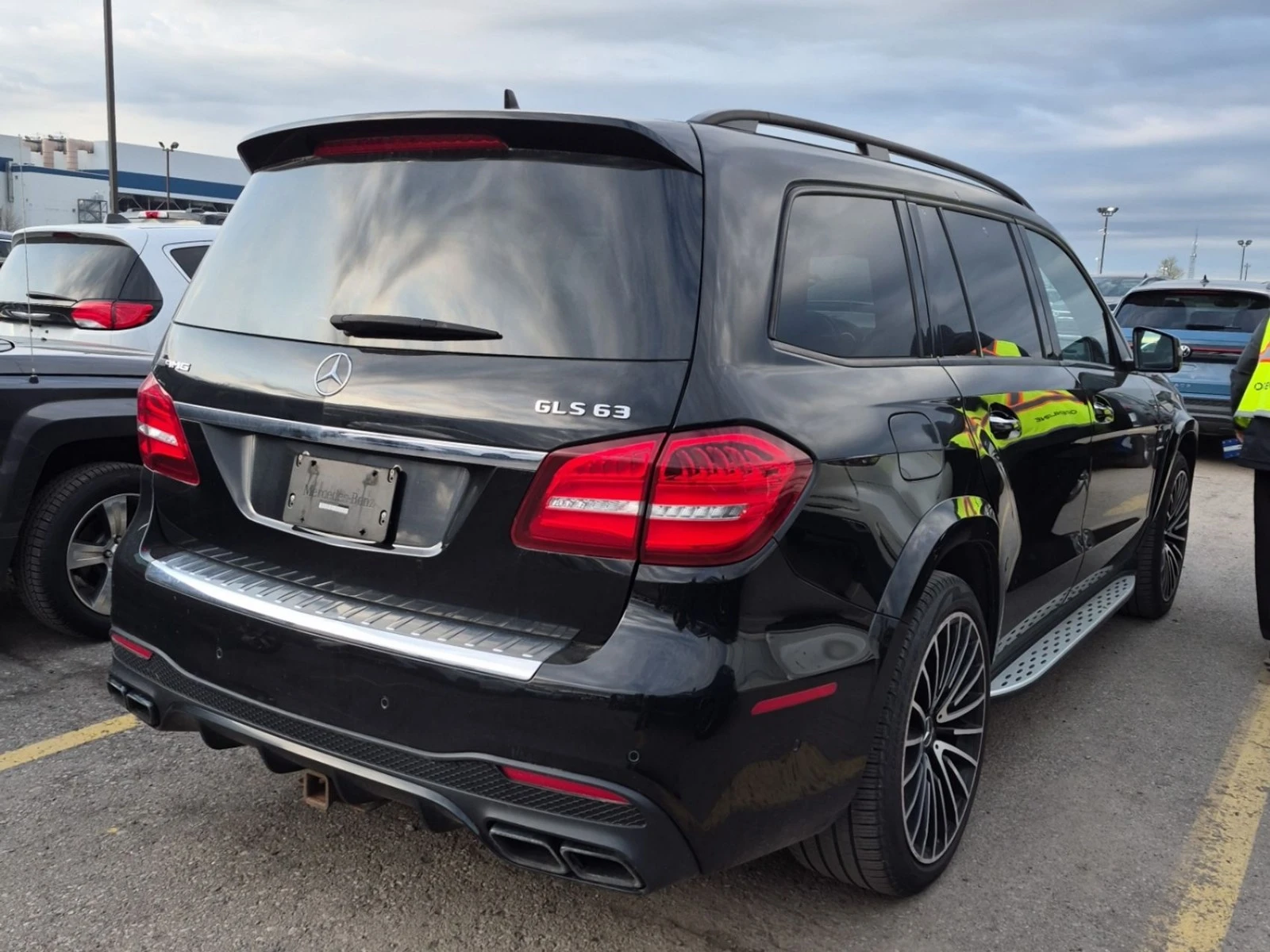 Mercedes-Benz GLS 63 AMG AWD* АвтоКредит* (ЦЕНА ДО БГ), снимка 5 - Автомобили и джипове - 54429073