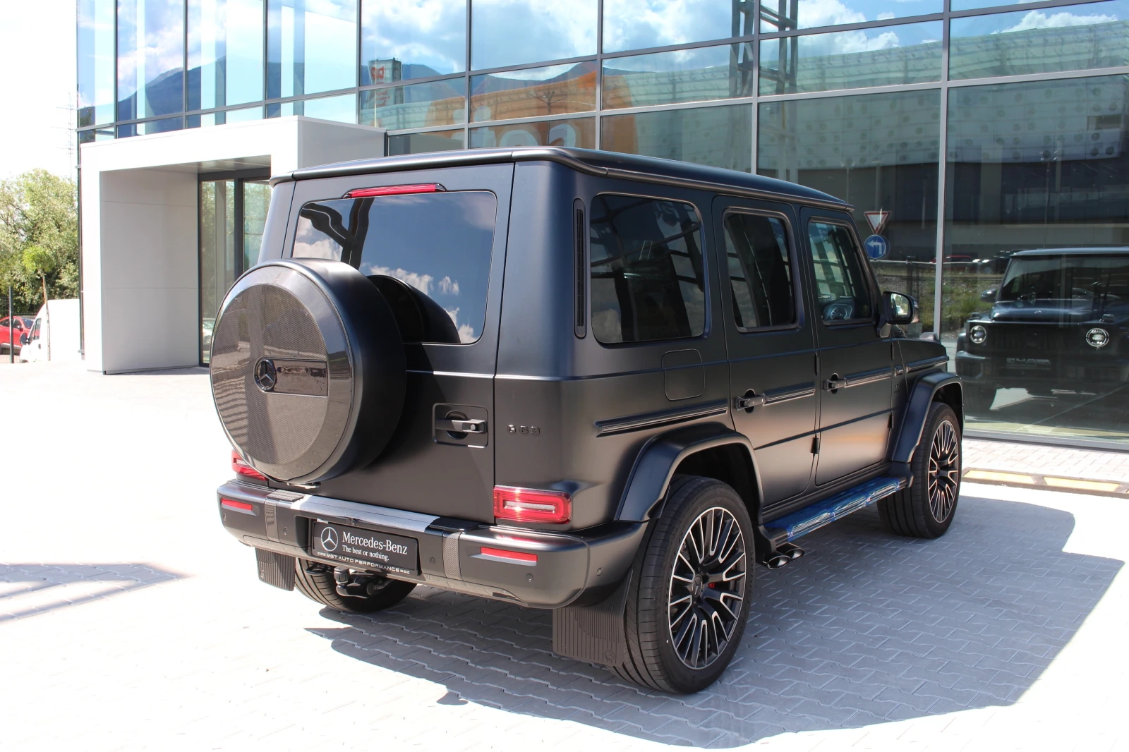 Mercedes-Benz G 63 AMG NEW = MGT Conf = Superior Line/Manufaktur Гаранция, снимка 4 - Автомобили и джипове - 55186935