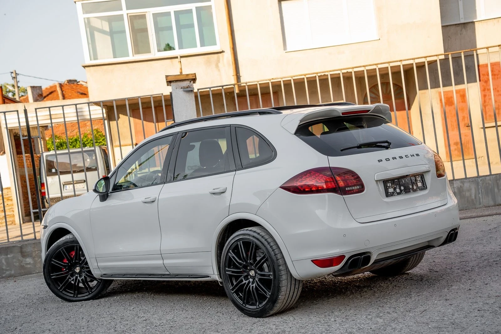 Porsche Cayenne 3.0TDI-GTS-PANORAMA-SPORT-ACTIVE SOUND-FULL-TOP, снимка 4 - Автомобили и джипове - 55333621