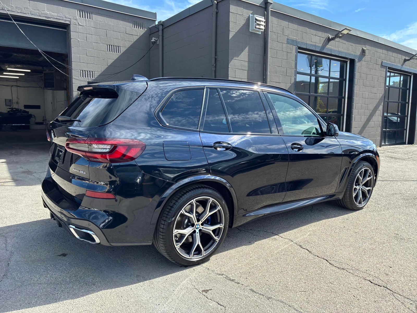 BMW X5 xDrive45e/B&W/M-Sport, снимка 4 - Автомобили и джипове - 56056570