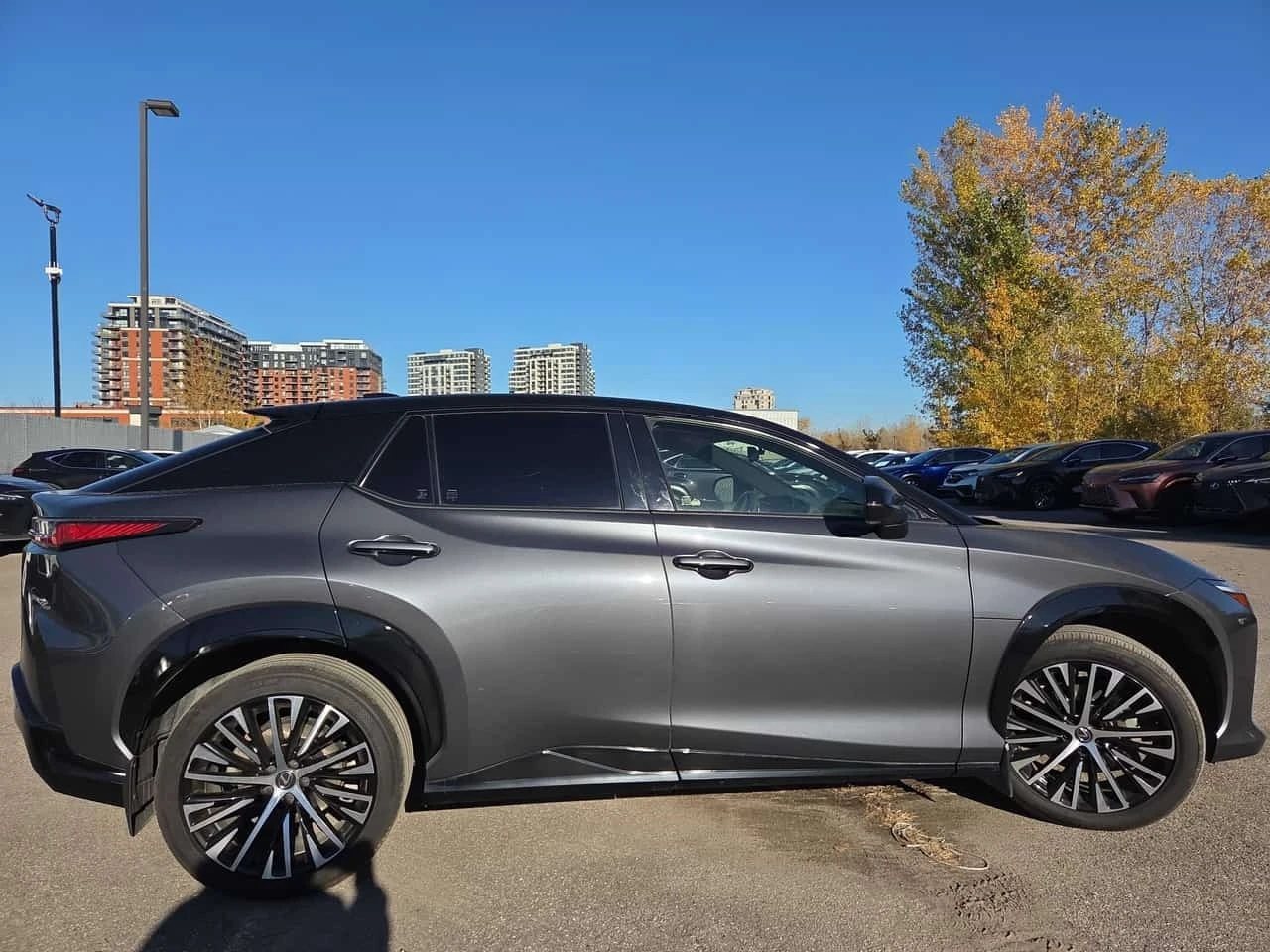 Lexus RZ * 450e * CARFAX * ����� �� ����������� | Mobile.bg � ����������� 3