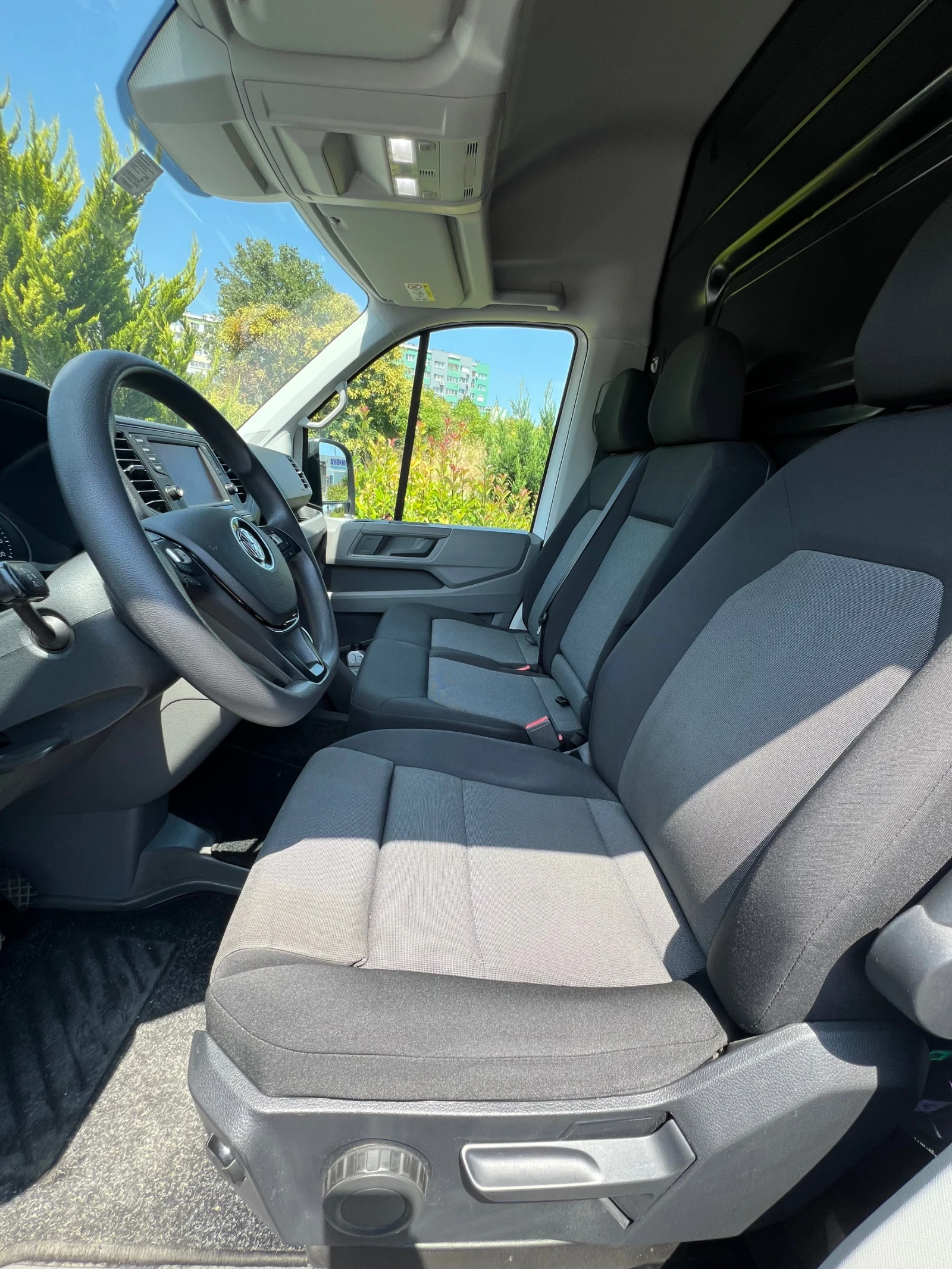VW Crafter 2.0 BiTdi 177, снимка 6 - Бусове и автобуси - 55528695