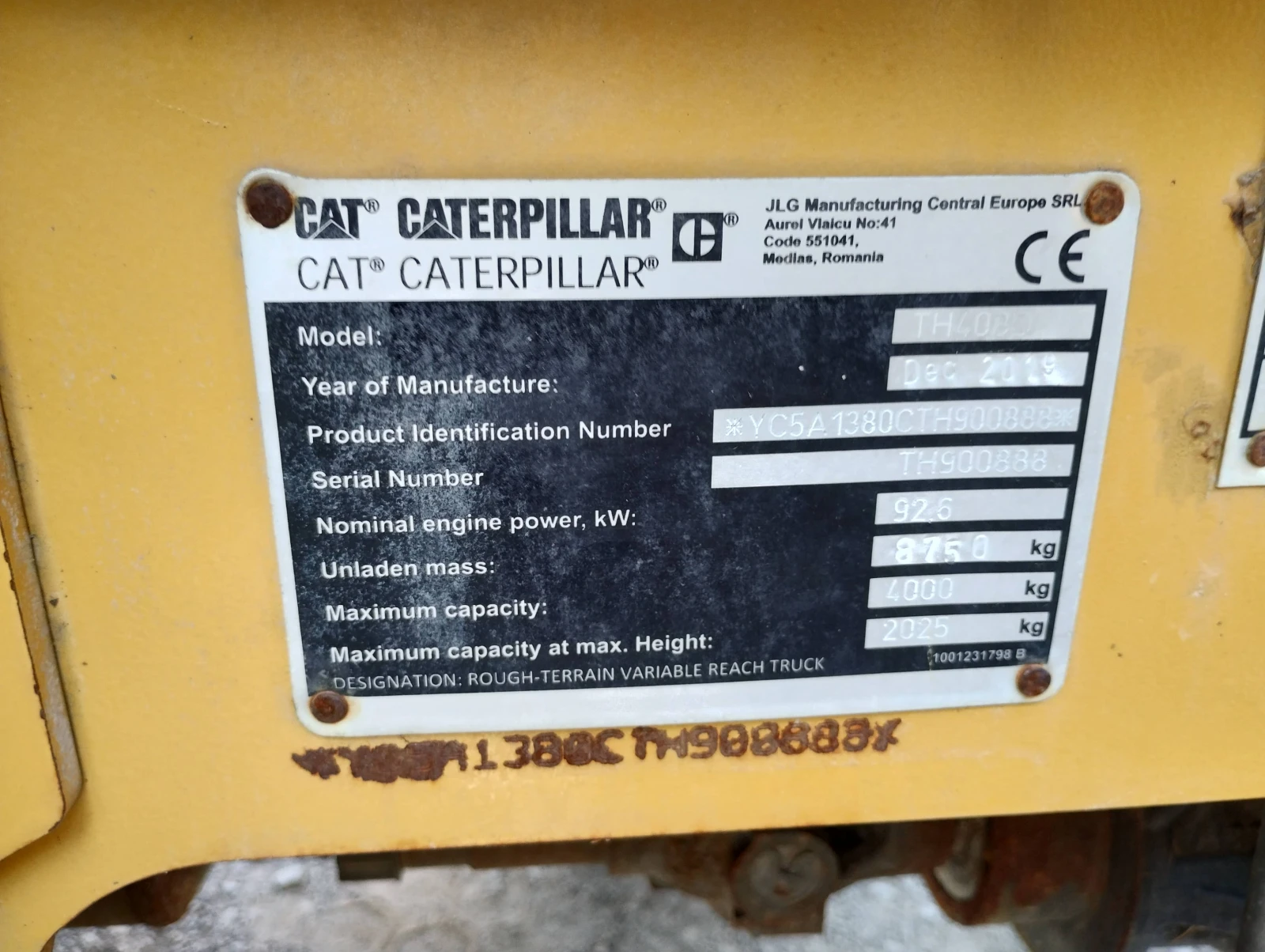 Телескопичен товарач Caterpillar TH408D - изображение 5