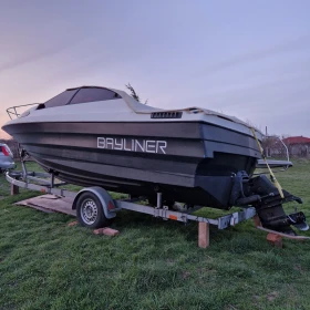 Моторна яхта Bayliner, снимка 3