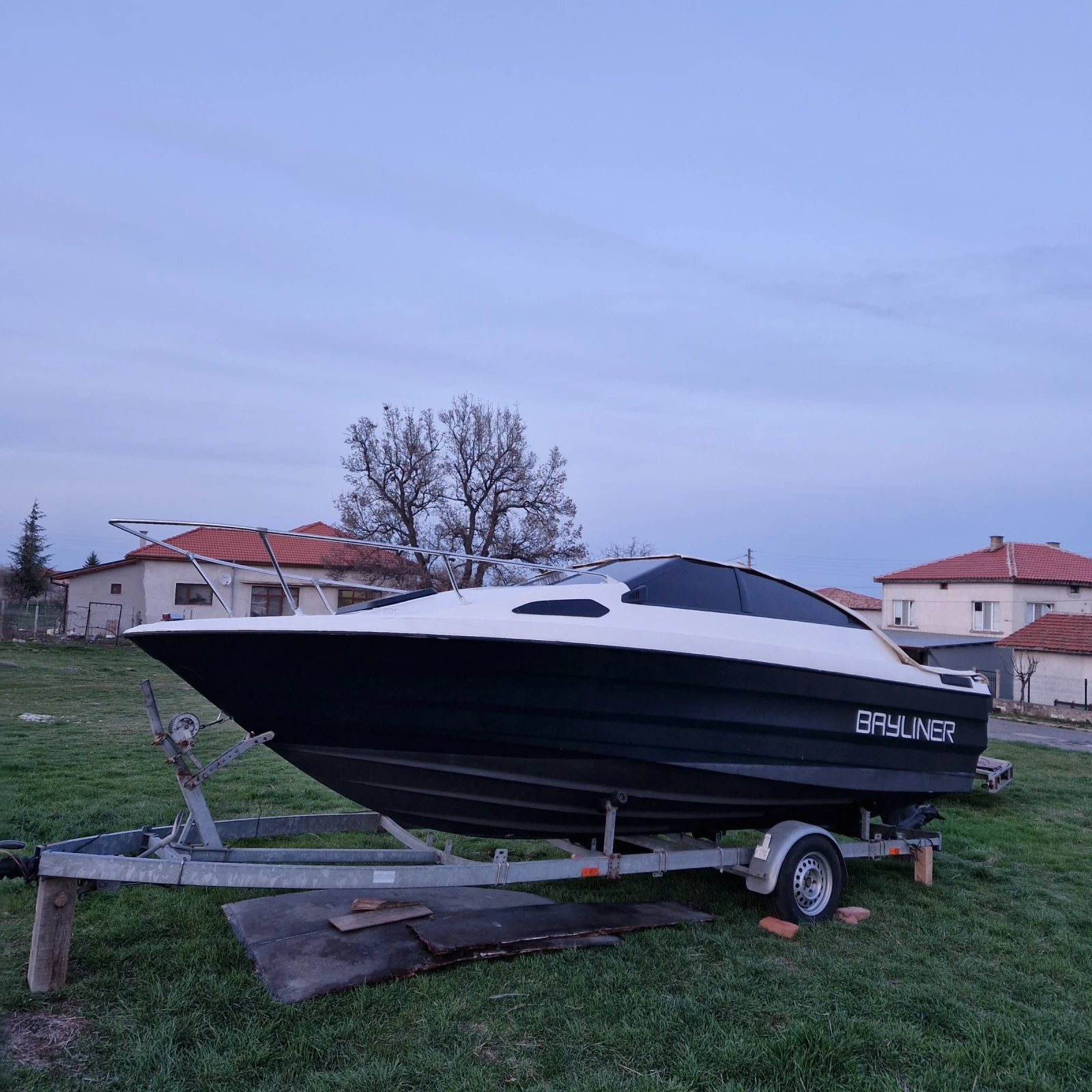 Моторна яхта Bayliner  - изображение 2