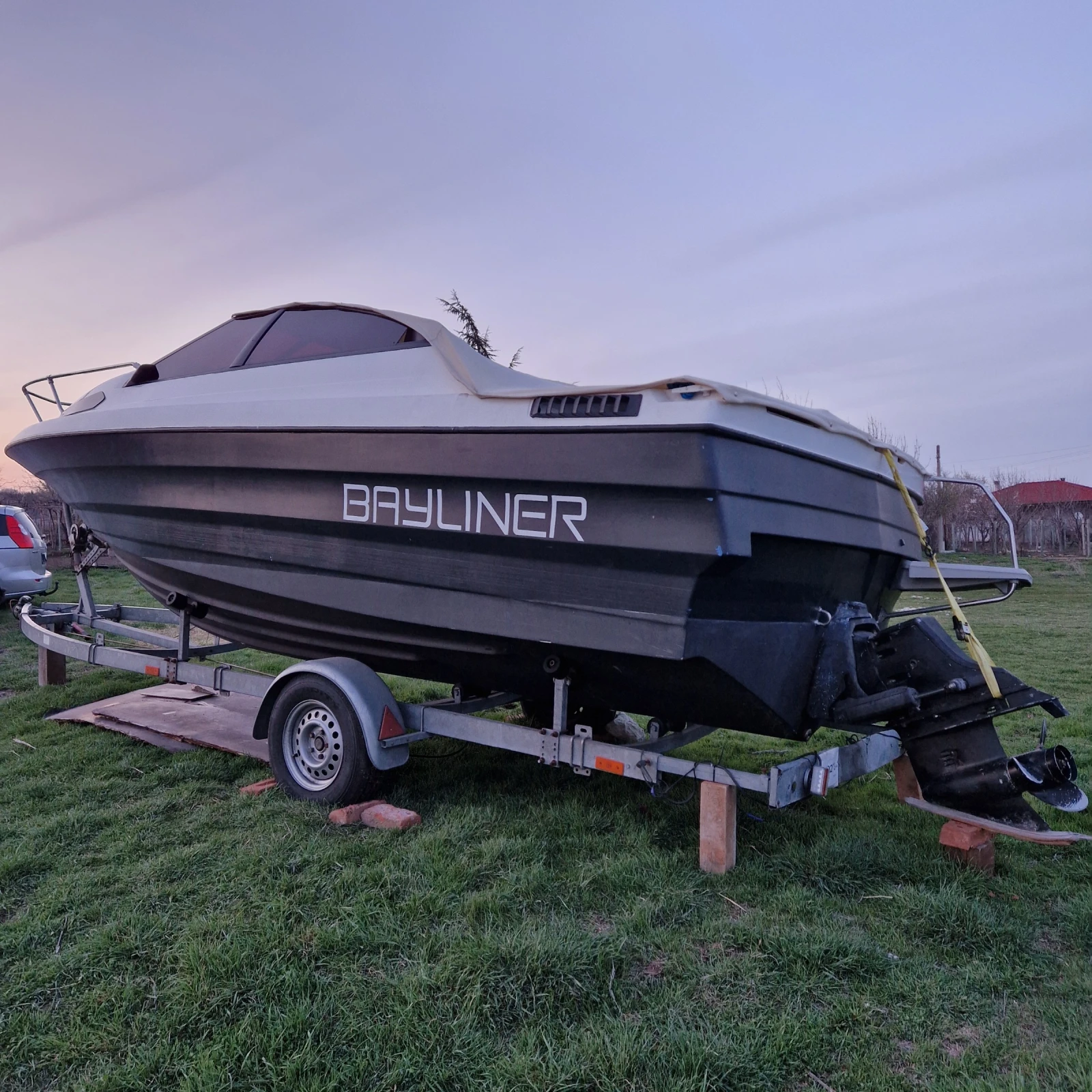 Моторна яхта Bayliner  - изображение 3