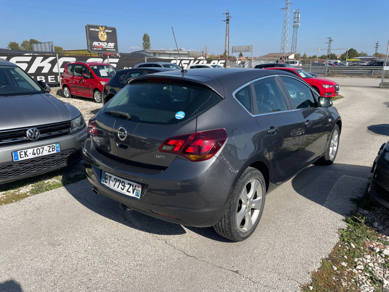 Opel Astra 2.0 CDTi 160hp, снимка 4 - Автомобили и джипове - 42778440