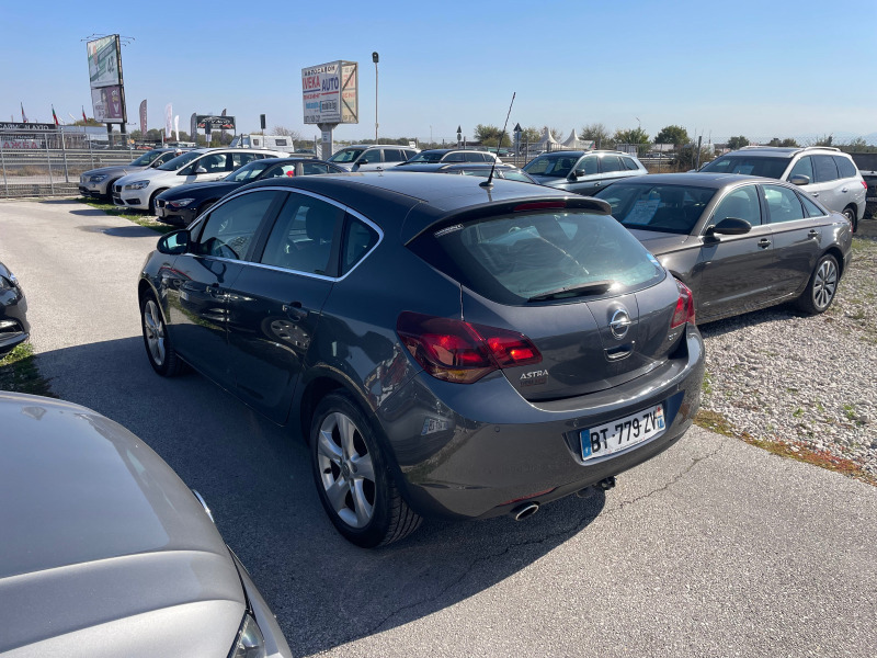 Opel Astra 2.0 CDTi 160hp, снимка 6 - Автомобили и джипове - 42778440