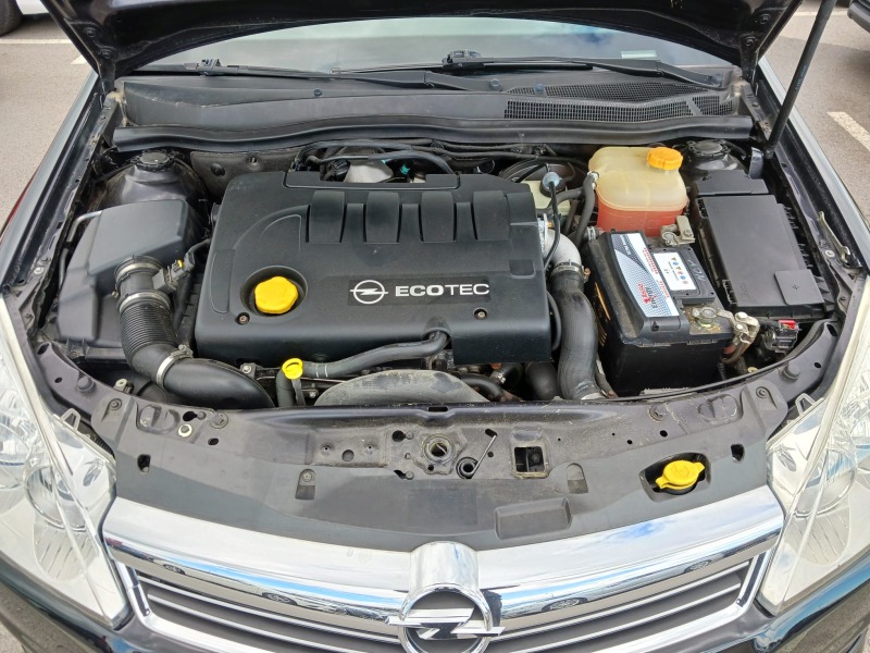 Opel Astra 1.9 CDTI, снимка 15 - Автомобили и джипове - 46356587
