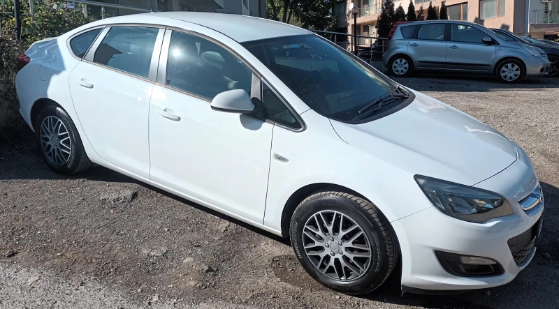 Opel Astra, снимка 4 - Автомобили и джипове - 48004513