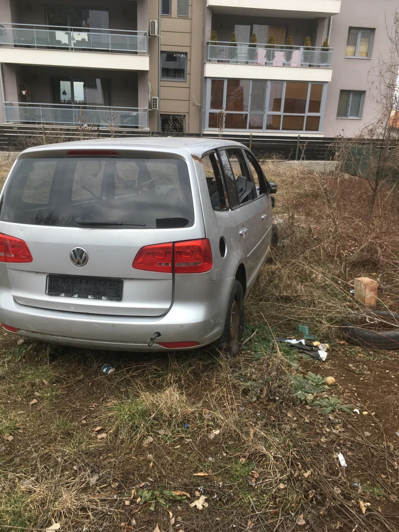 VW Touran, снимка 2 - Автомобили и джипове - 49151343