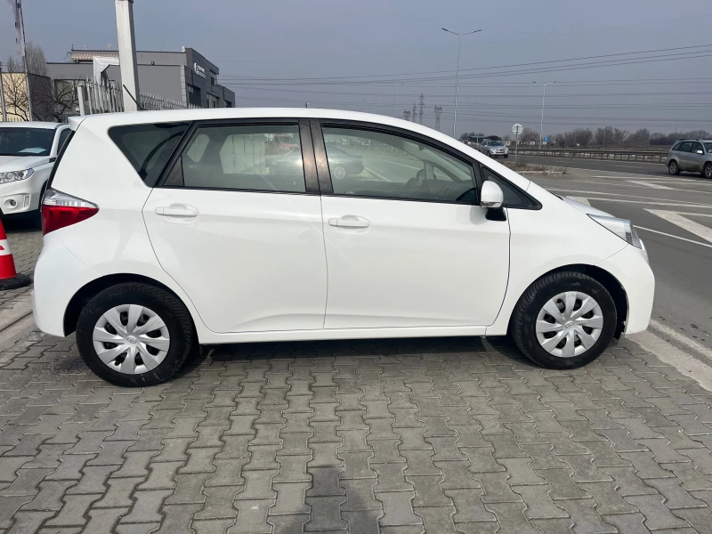 Toyota Verso S 1.33 i 100k.c, снимка 5 - Автомобили и джипове - 49301801