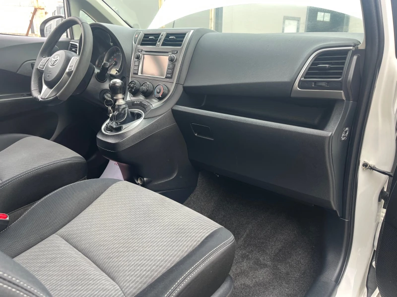 Toyota Verso S 1.33 i 100k.c, снимка 11 - Автомобили и джипове - 49301801