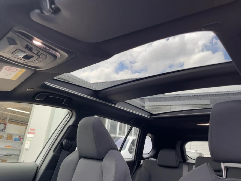 Toyota Corolla Cross 2.0-HEV/197HP/4x4/TЕАМ-D/PANO/NAVI/LED/KLESS/159v, снимка 11 - Автомобили и джипове - 49752915