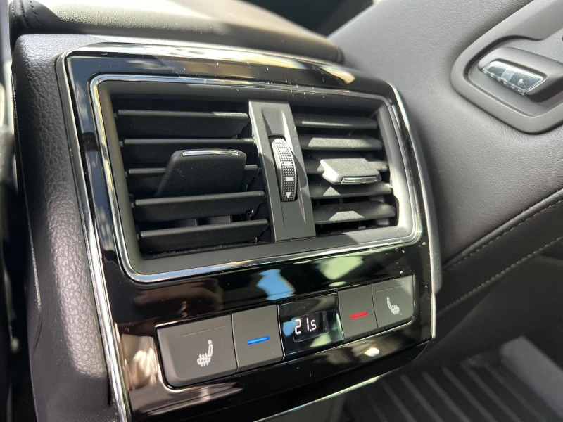 Skoda Superb Laurin & Klement, снимка 12 - Автомобили и джипове - 52522217