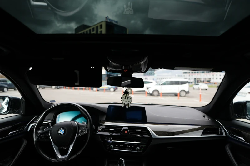 BMW 530 BMW 530i XDrive, снимка 13 - Автомобили и джипове - 52555645