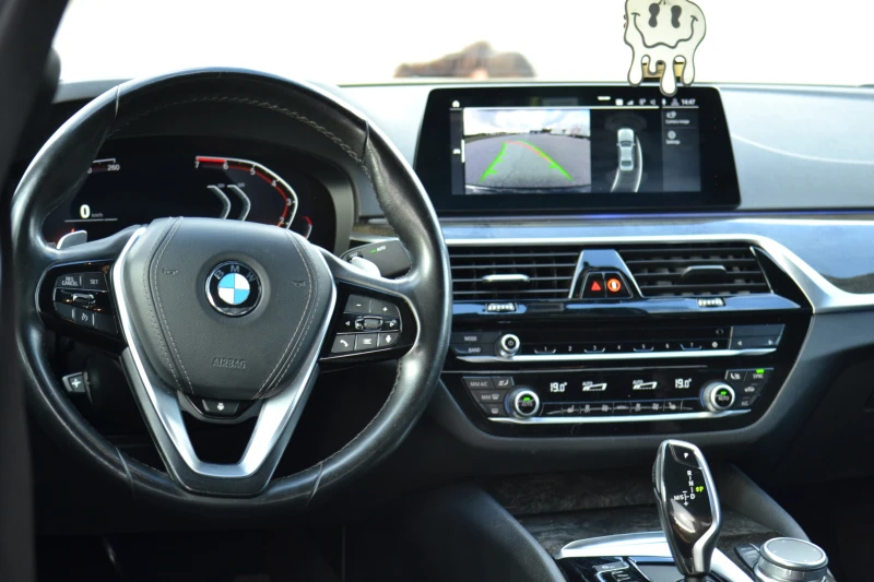 BMW 530 BMW 530i XDrive, снимка 10 - Автомобили и джипове - 52555645