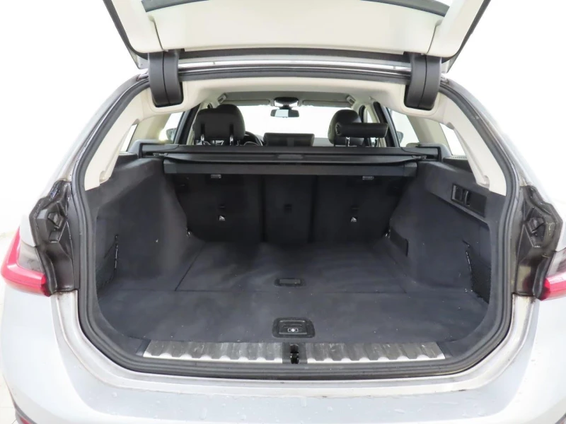 BMW 320 Executive , снимка 3 - Автомобили и джипове - 52575845