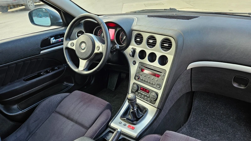 Alfa Romeo 159 1.9 JTDM KLIMATRONIK/6skorosti, снимка 12 - Автомобили и джипове - 53473690