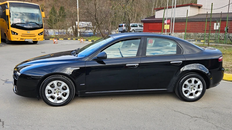 Alfa Romeo 159 1.9 JTDM KLIMATRONIK/6skorosti, снимка 3 - Автомобили и джипове - 53473690