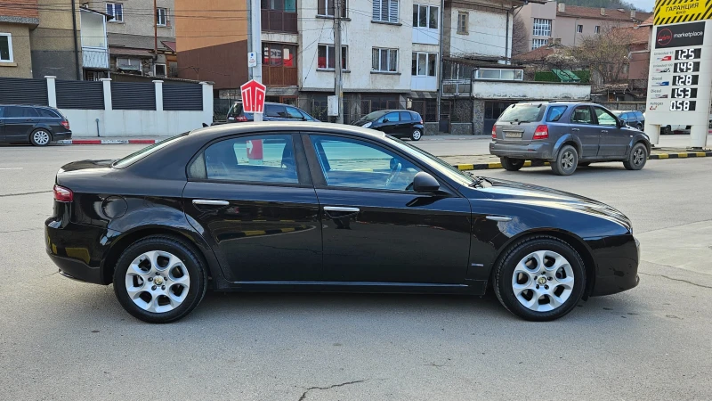 Alfa Romeo 159 1.9 JTDM KLIMATRONIK/6skorosti, снимка 8 - Автомобили и джипове - 53473690