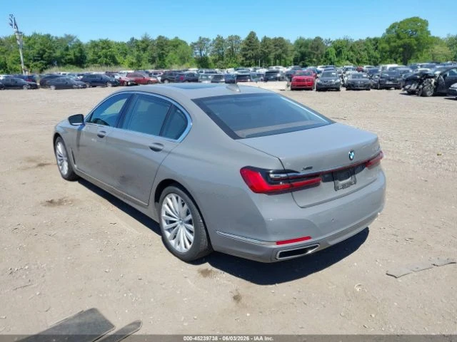 BMW 740 XDRIVE !!УНИКАТ!! #ПЪЛНО ОБОРУДВАНЕ# !ПАНОРАМА, снимка 4 - Автомобили и джипове - 55105863