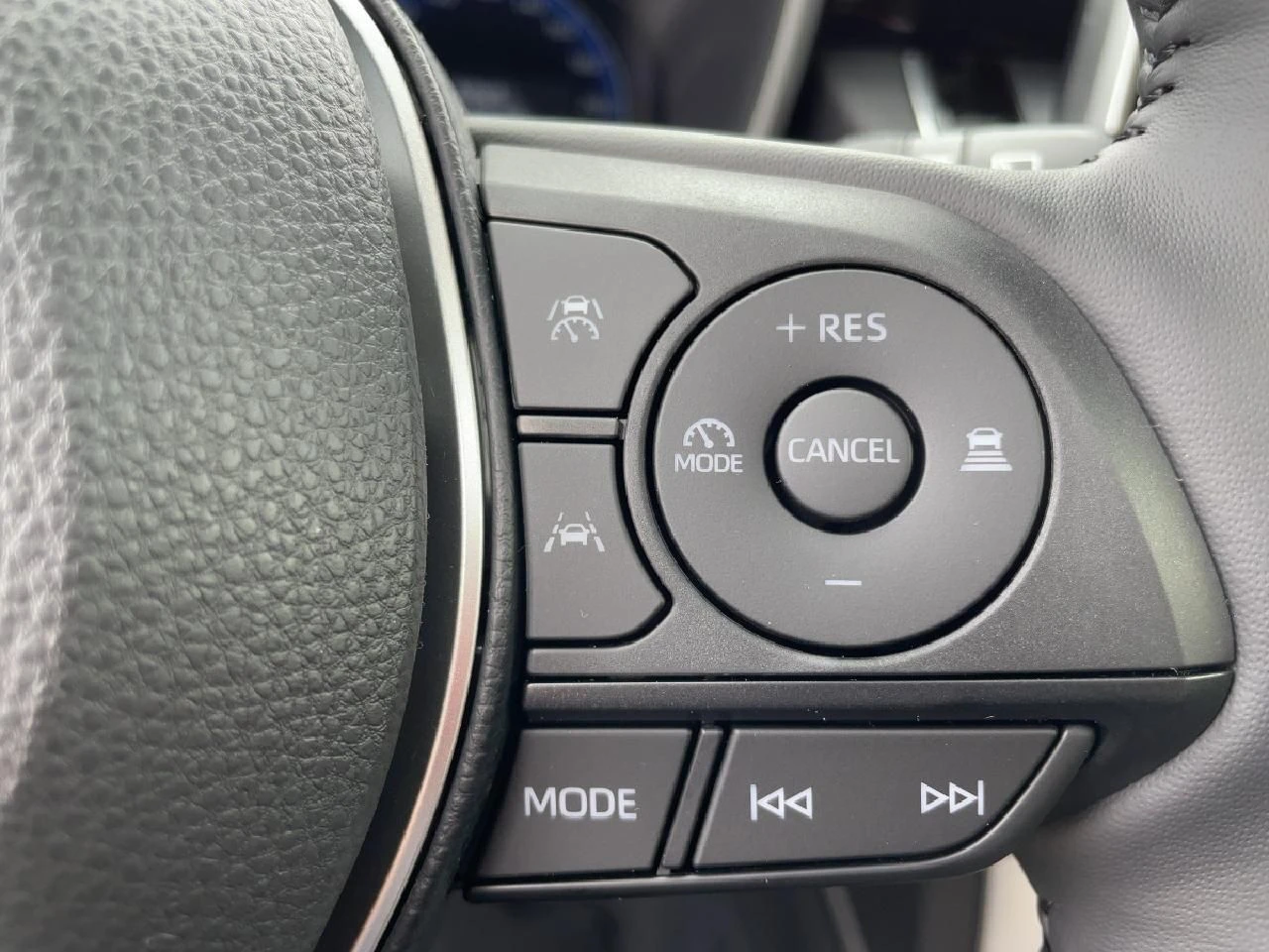 Toyota Corolla Cross 2.0-HEV/197HP/4x4/T-D/PANO/NAVI/LED/KLESS/159v | Mobile.bg   13