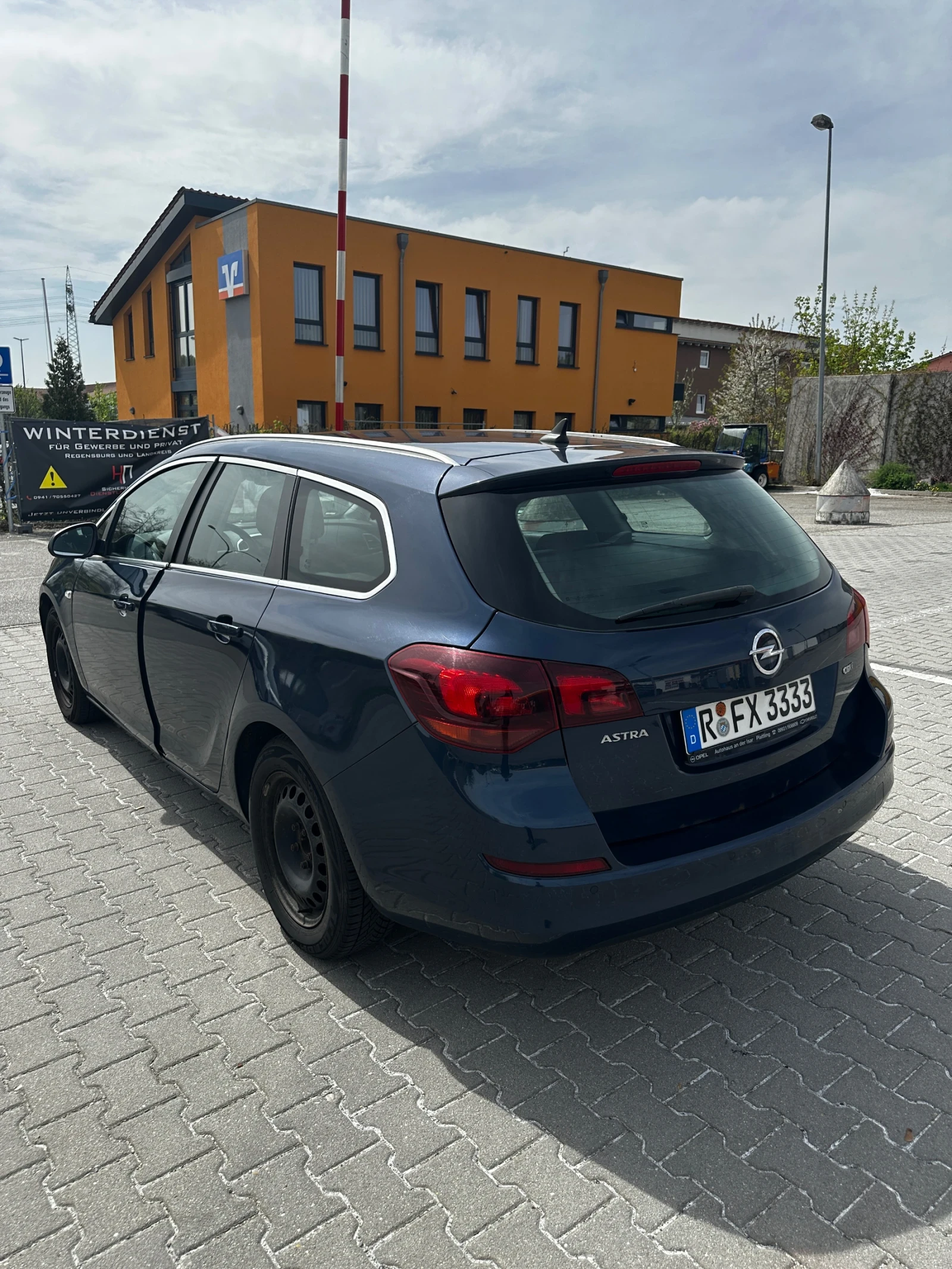 Opel Astra Sports Tourer - изображение 7