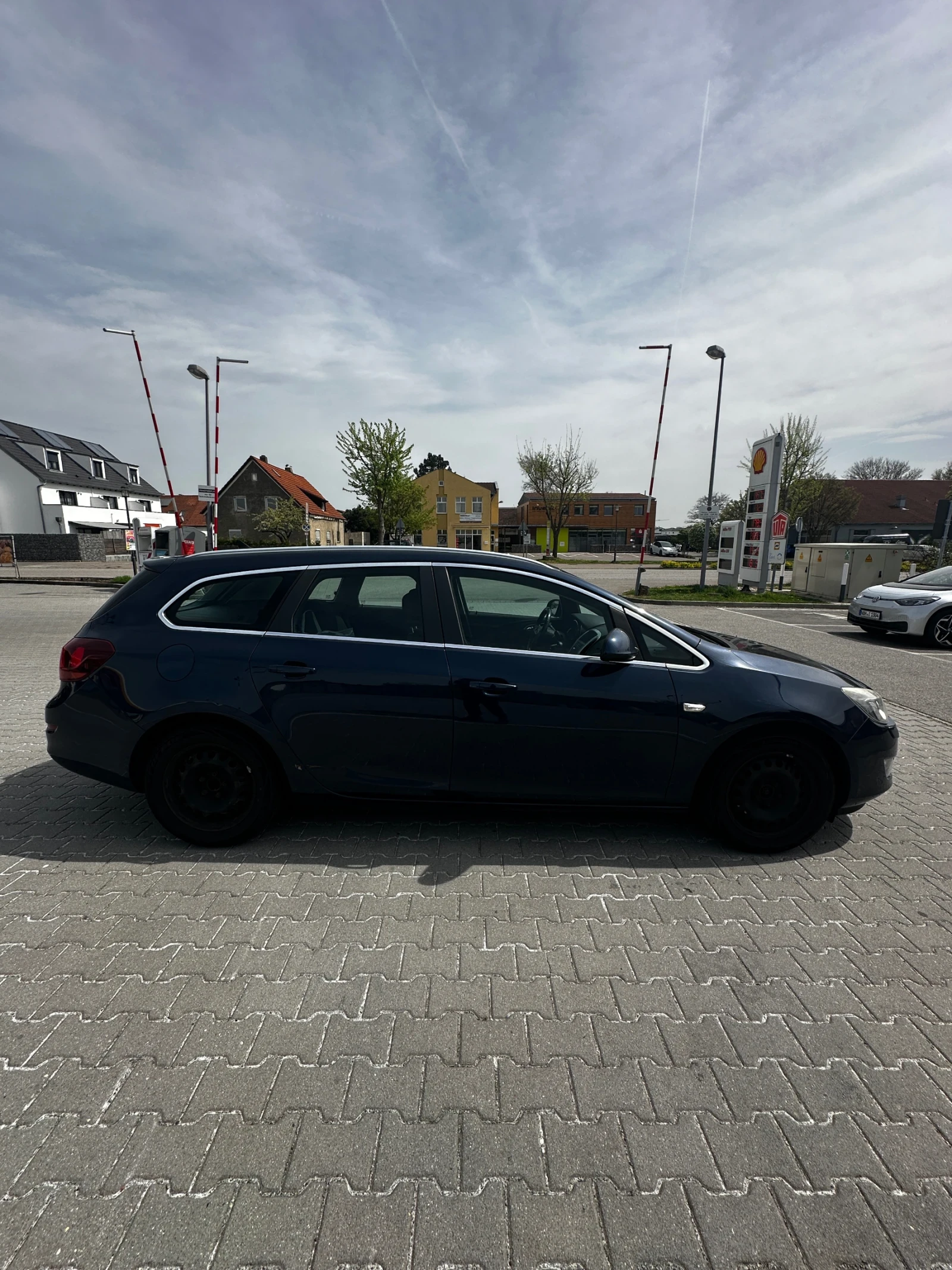 Opel Astra Sports Tourer - изображение 4