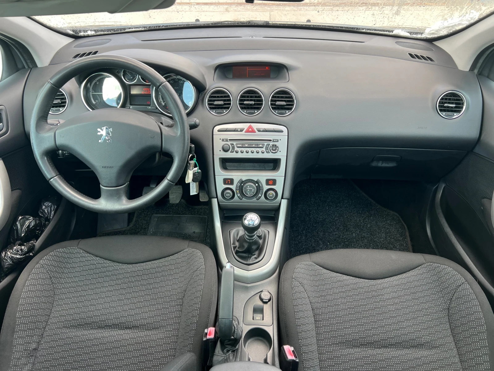 Peugeot 308 1.6HDI SW - изображение 10