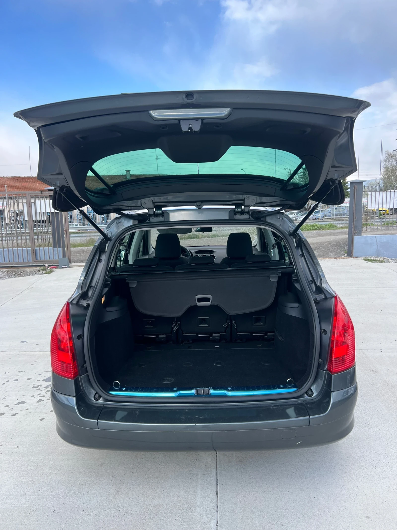 Peugeot 308 1.6HDI SW - изображение 6
