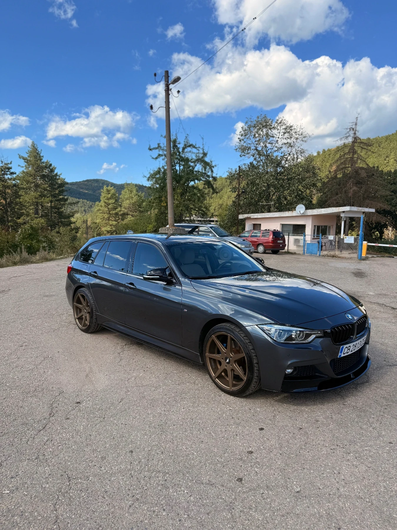 BMW 320 BMW F31 2.0D 2015 FACELIFT xDrive   Пълен M пакет, снимка 3 - Автомобили и джипове - 53951350