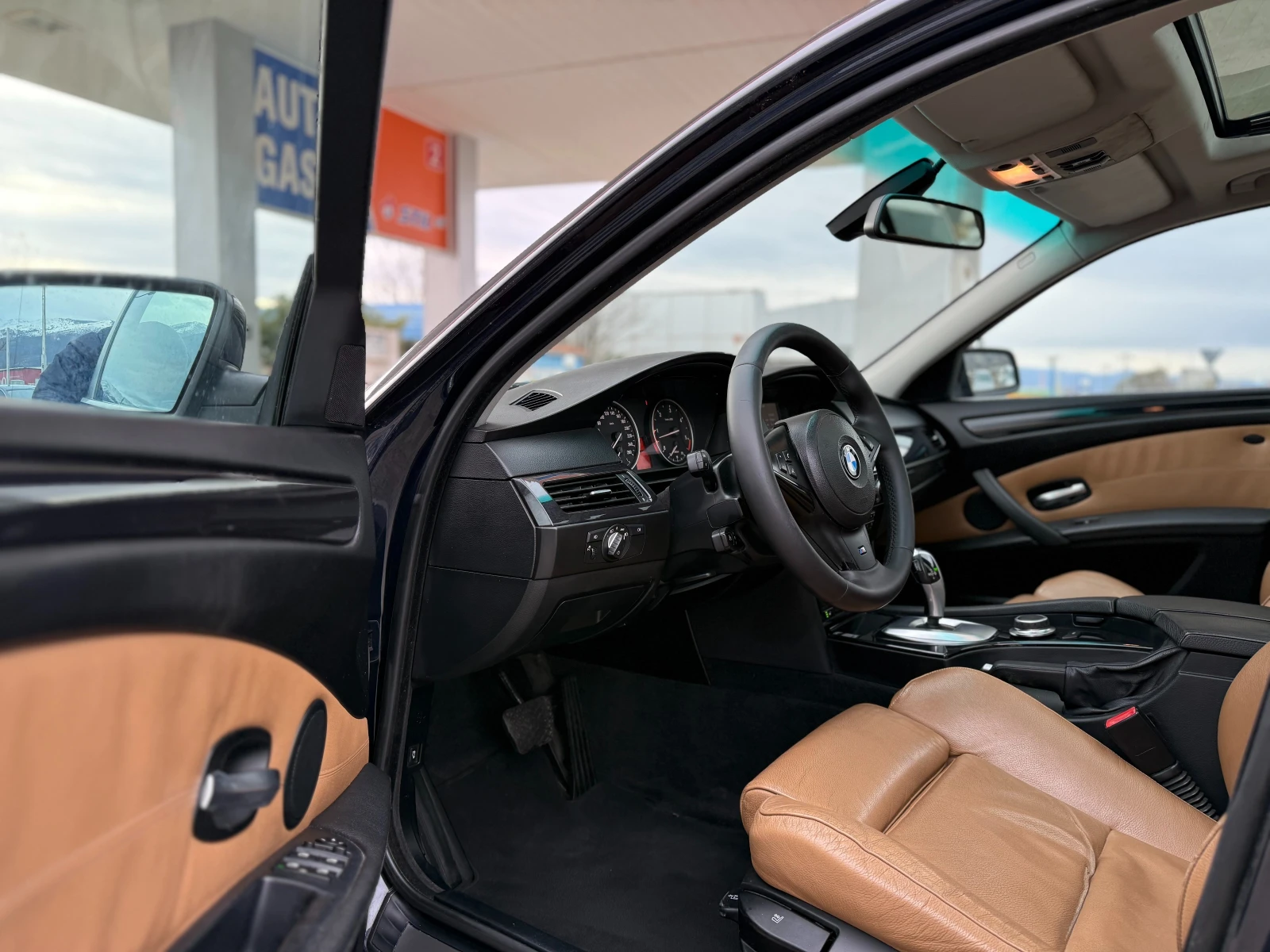 BMW 530 Recaro/Panorama, снимка 7 - Автомобили и джипове - 53865322