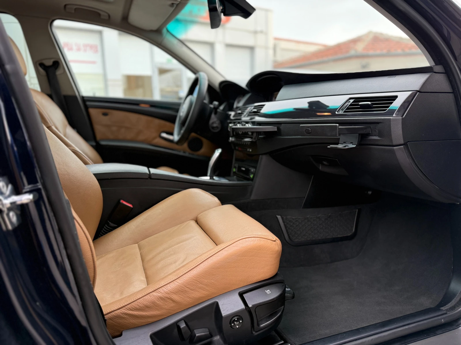 BMW 530 Recaro/Panorama, снимка 10 - Автомобили и джипове - 53865322