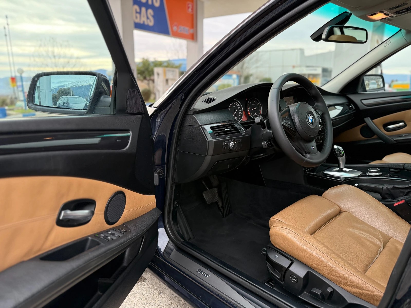 BMW 530 Recaro/Panorama, снимка 9 - Автомобили и джипове - 53865322