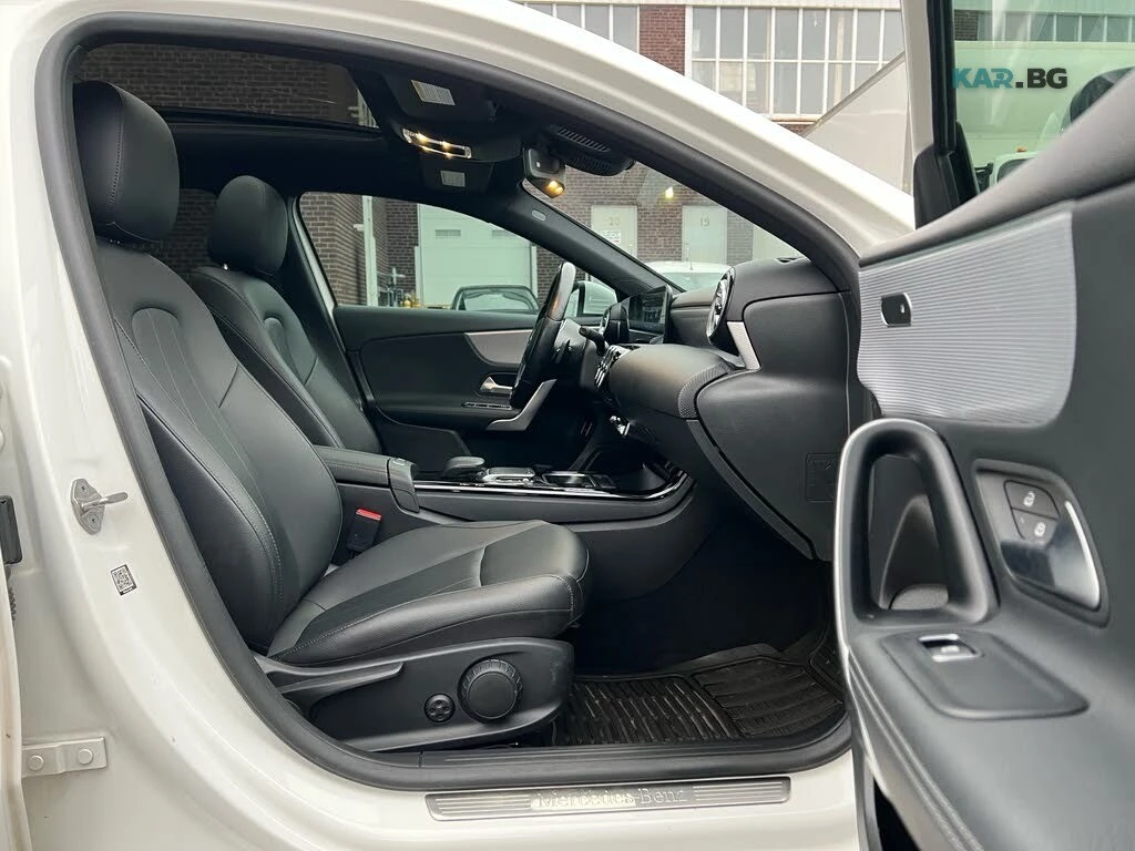 Mercedes-Benz A 220 * Panorama * 4MATIC * АвтоКредит * (ЦЕНА ДО БГ), снимка 11 - Автомобили и джипове - 55061212