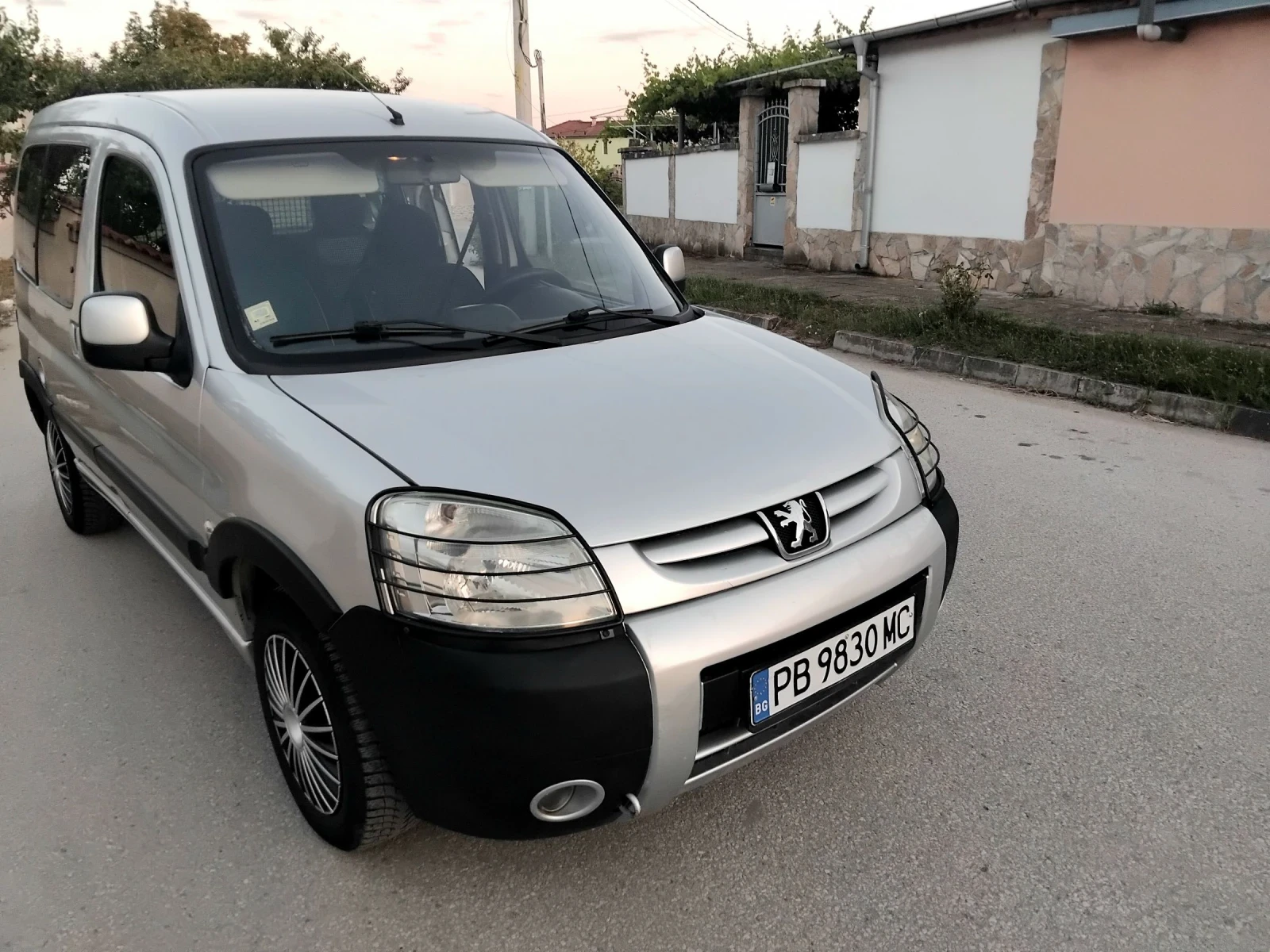 Peugeot Partner 1.6HDI.90 + КЛИМА. 2007г ТОП 7местен., снимка 13 - Автомобили и джипове - 55286600