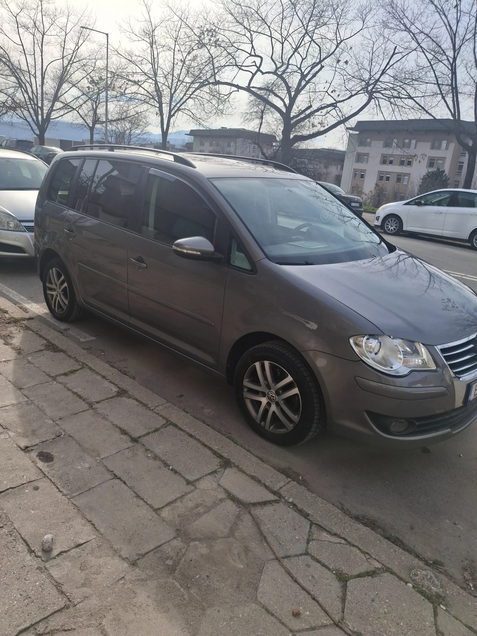 VW Touran, снимка 5 - Автомобили и джипове - 55522666