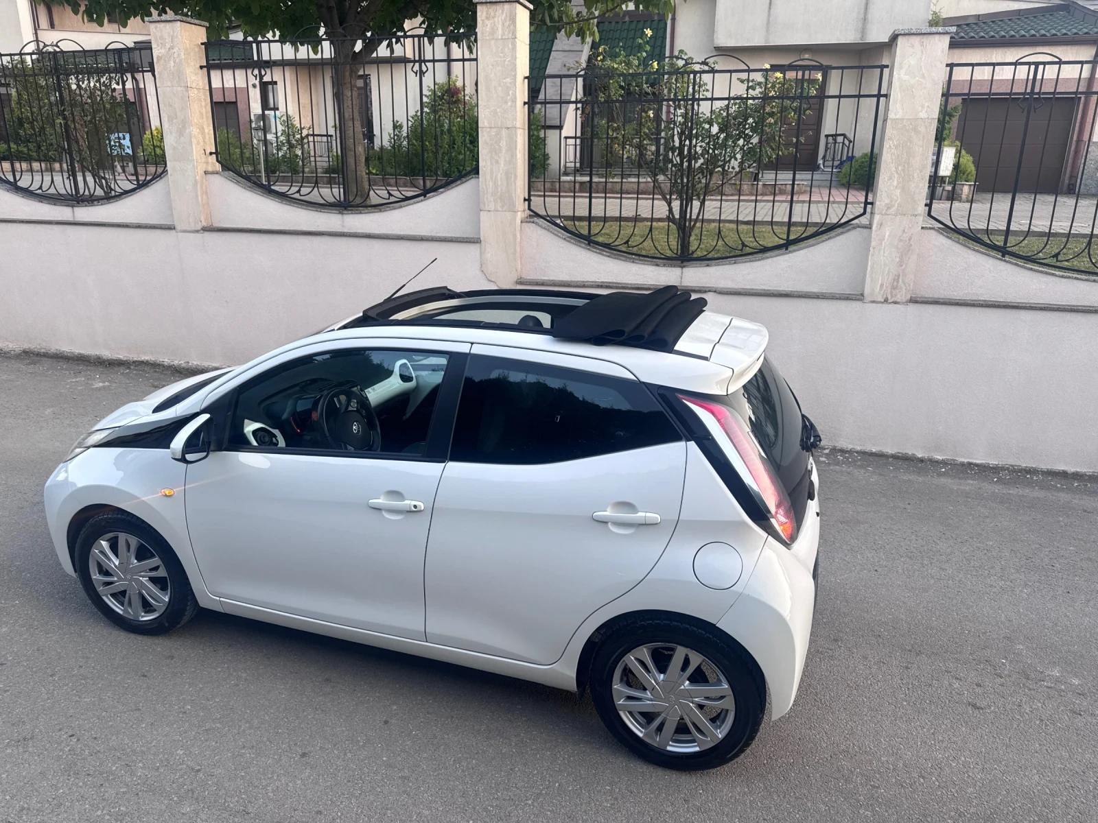 Toyota Aygo 1.0 VVT-i мек отваряем покрив, снимка 3 - Автомобили и джипове - 55827643