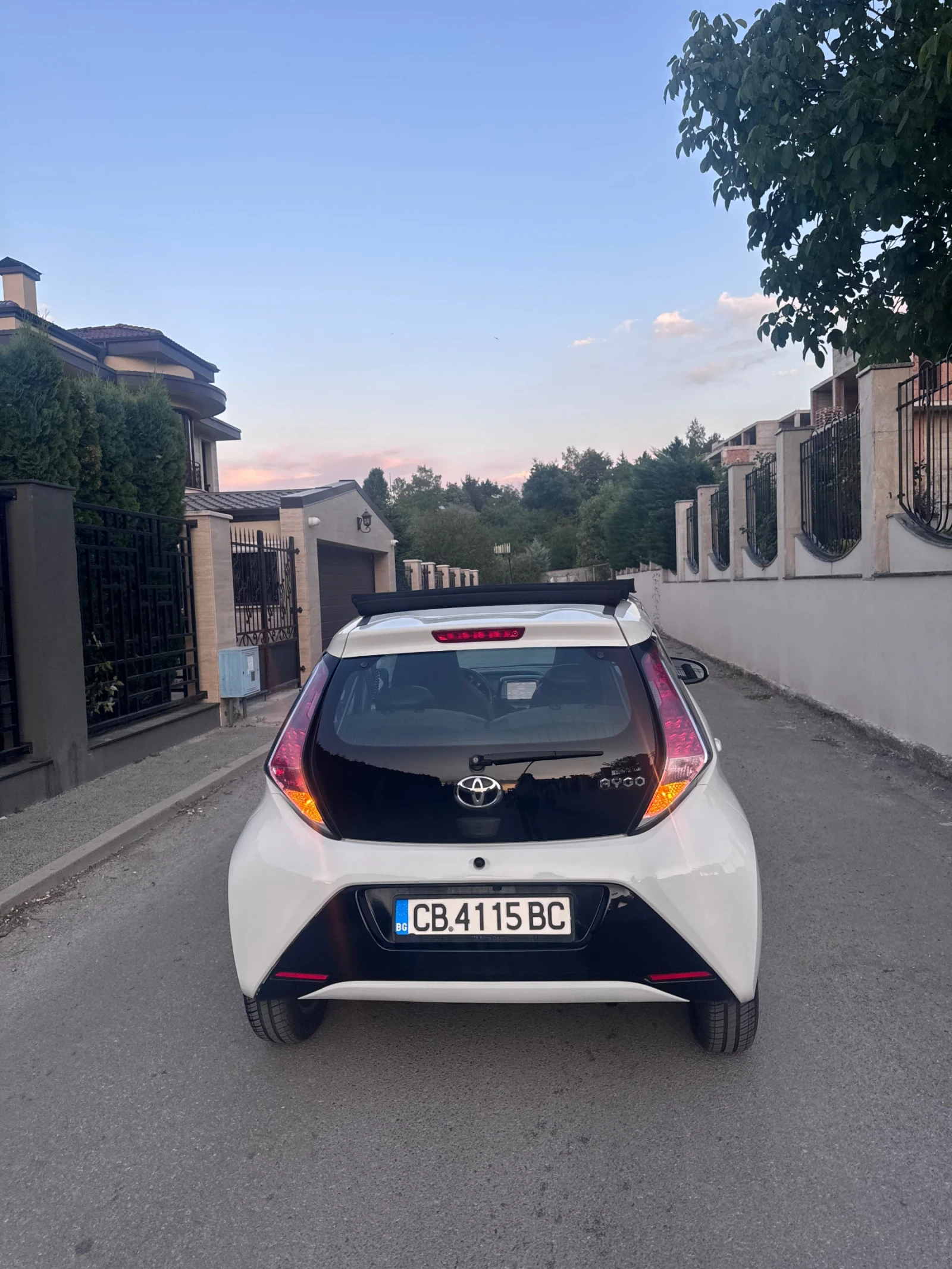 Toyota Aygo 1.0 VVT-i мек отваряем покрив, снимка 5 - Автомобили и джипове - 55827643