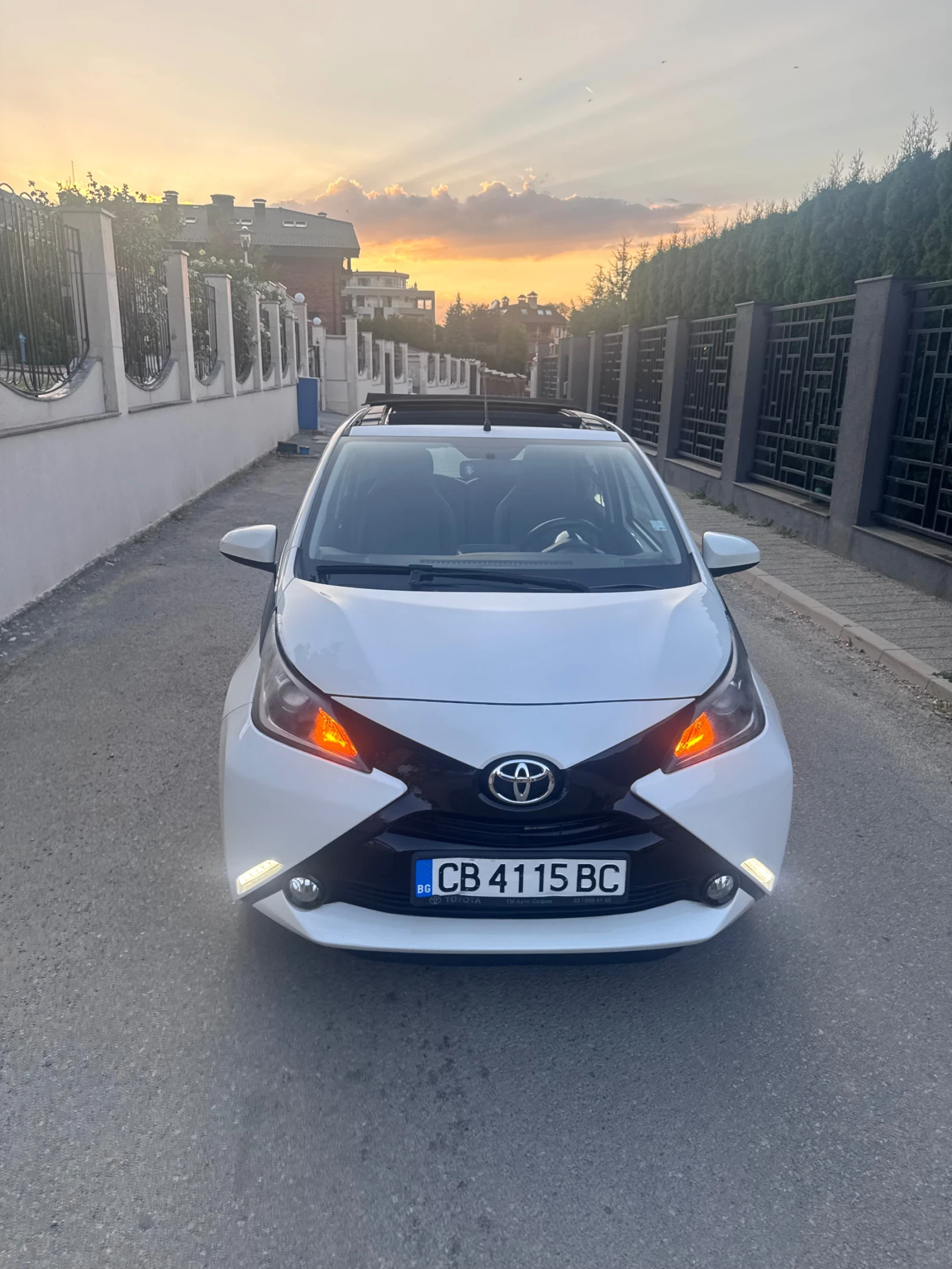 Toyota Aygo 1.0 VVT-i мек отваряем покрив