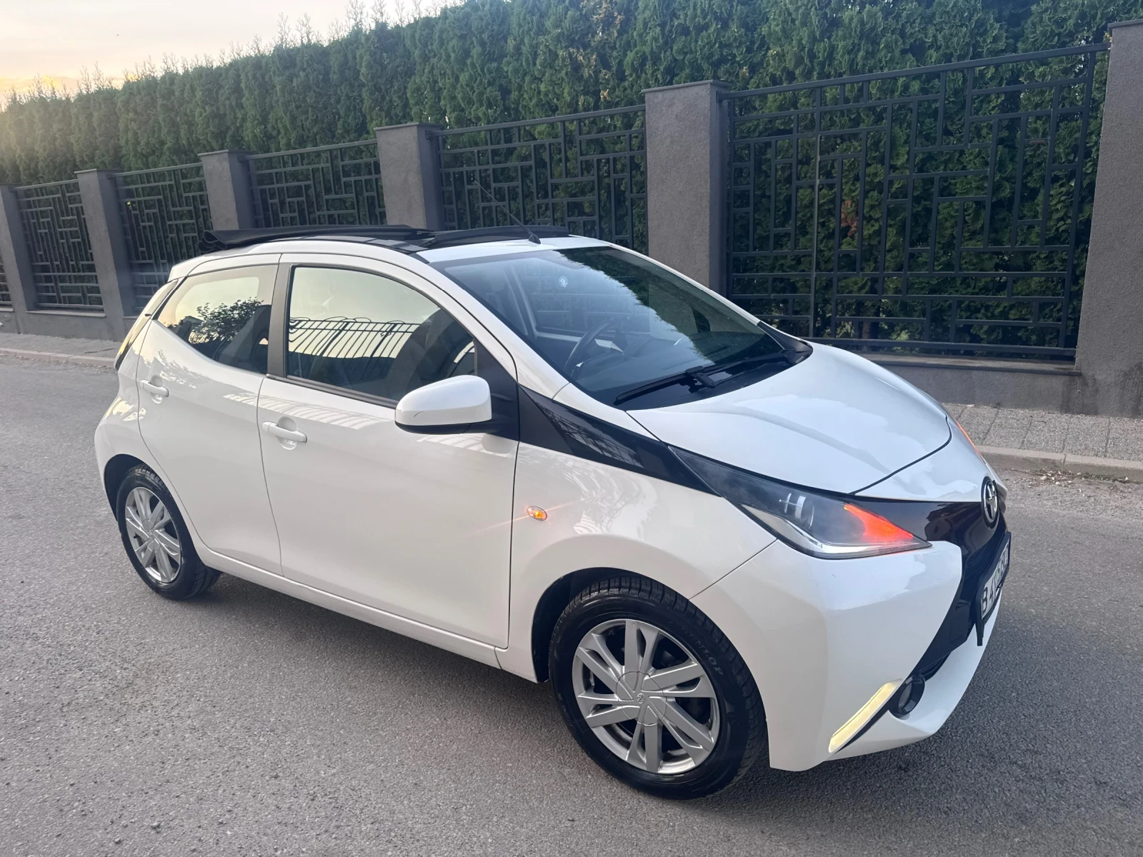 Toyota Aygo 1.0 VVT-i мек отваряем покрив, снимка 2 - Автомобили и джипове - 55827643