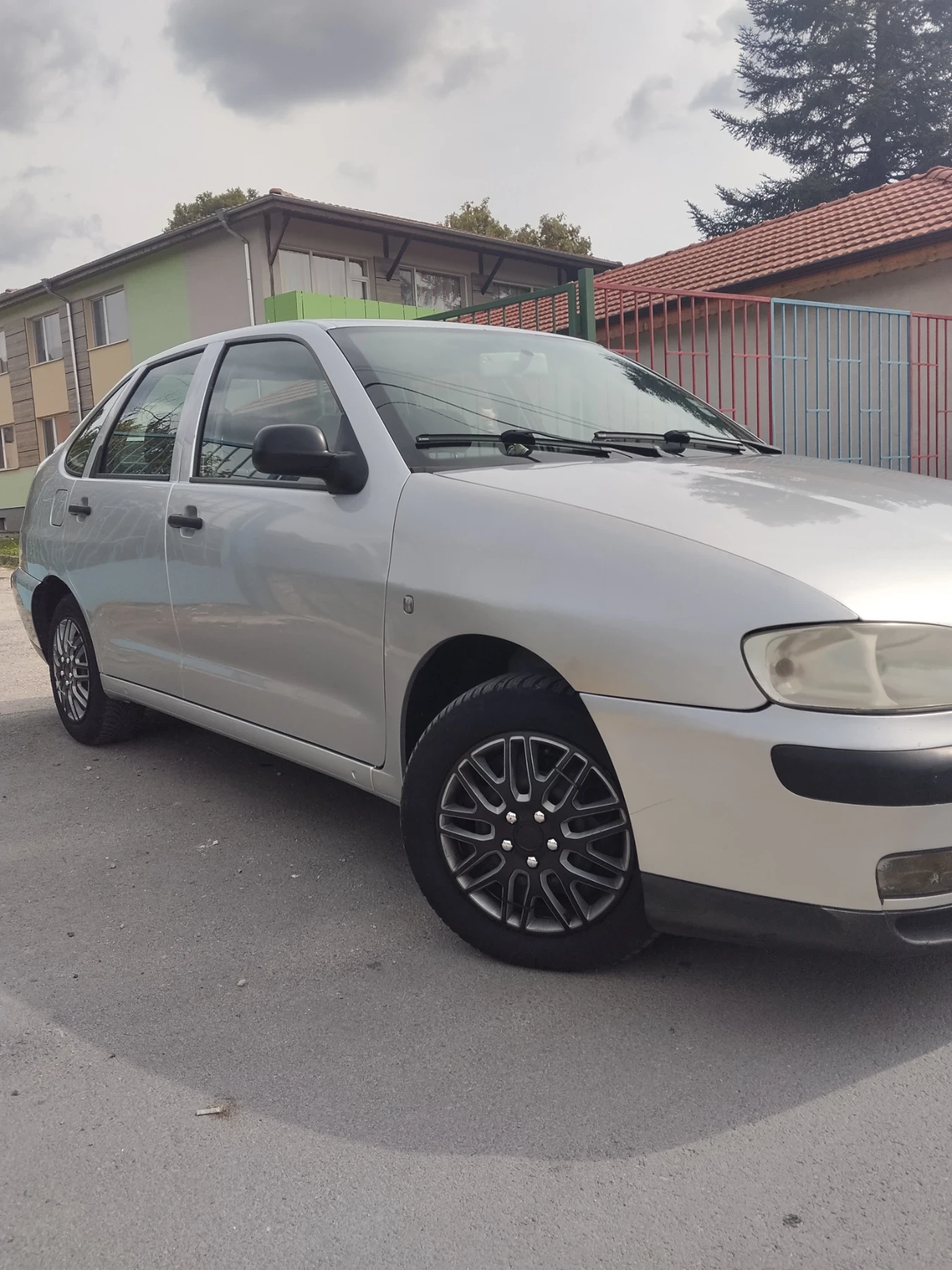 Seat Cordoba 1.9 TDI, снимка 3 - Автомобили и джипове - 56278200